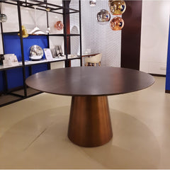 Julia dining table