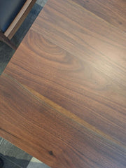 Ilusi Dining Table