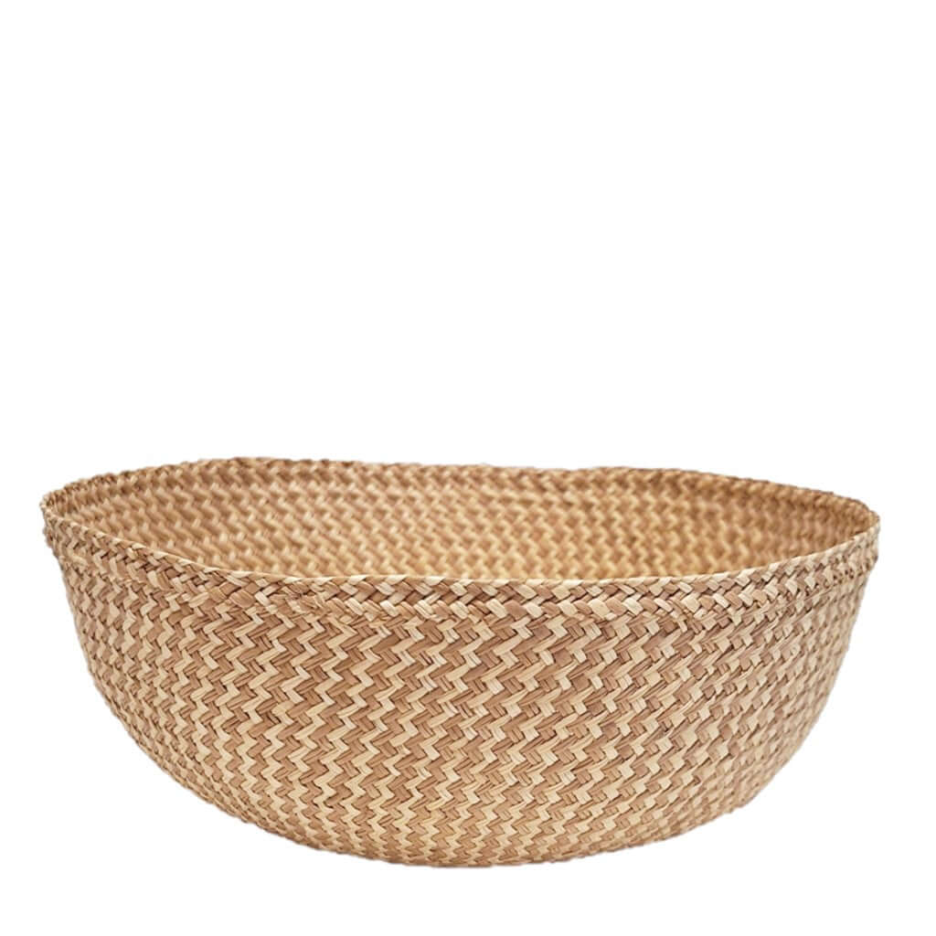 Handmade Iraca Large Bowl Zigzag Toasted basket, made in Colombia