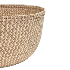 Handmade Iraca Medium Bowl Zigzag Toasted basket, made in Colombia