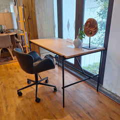 rectangle desk in light oak and frame in black metal
